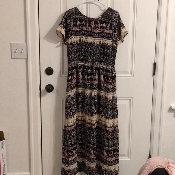 Elementz Maxi Dress with Flutter Sleeves – Perfect for Work Travel-Everything! - Picture 7 of 13